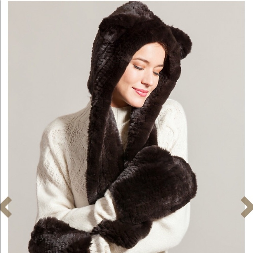 Overland Knitted RexRabbit Fur Hooded Bear Scarf